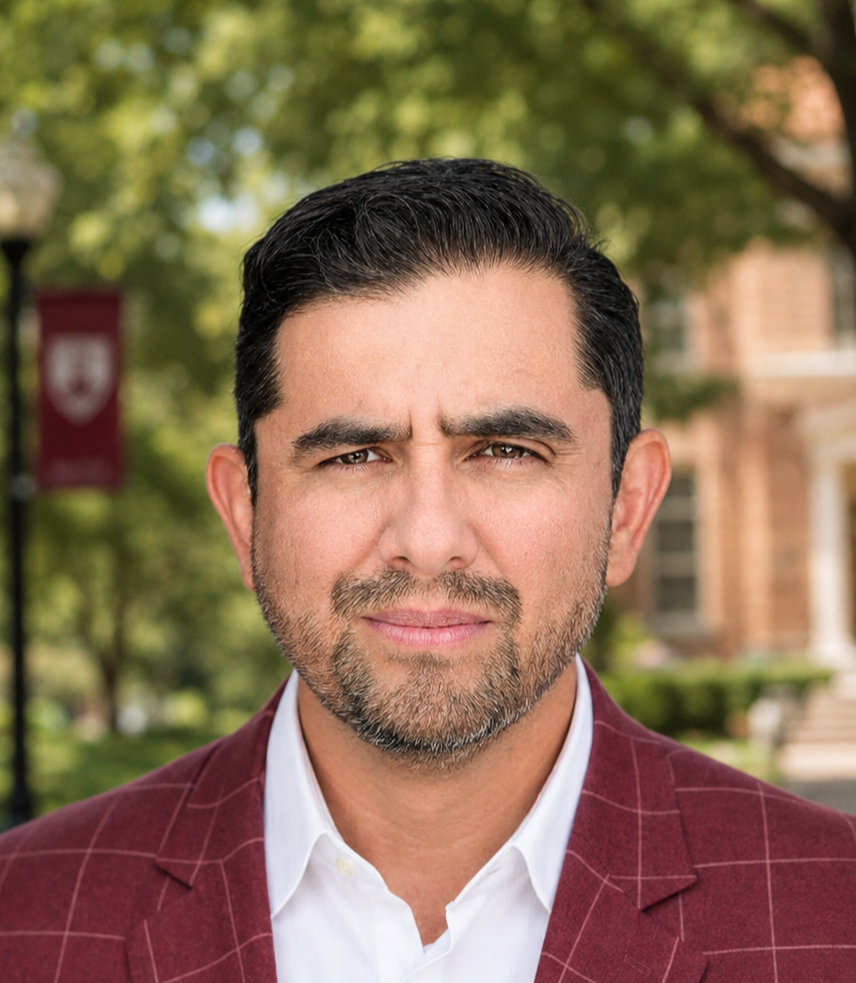 Headshot of Victor Pimentel